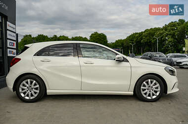 Хэтчбек Mercedes-Benz A-Class 2016 в 