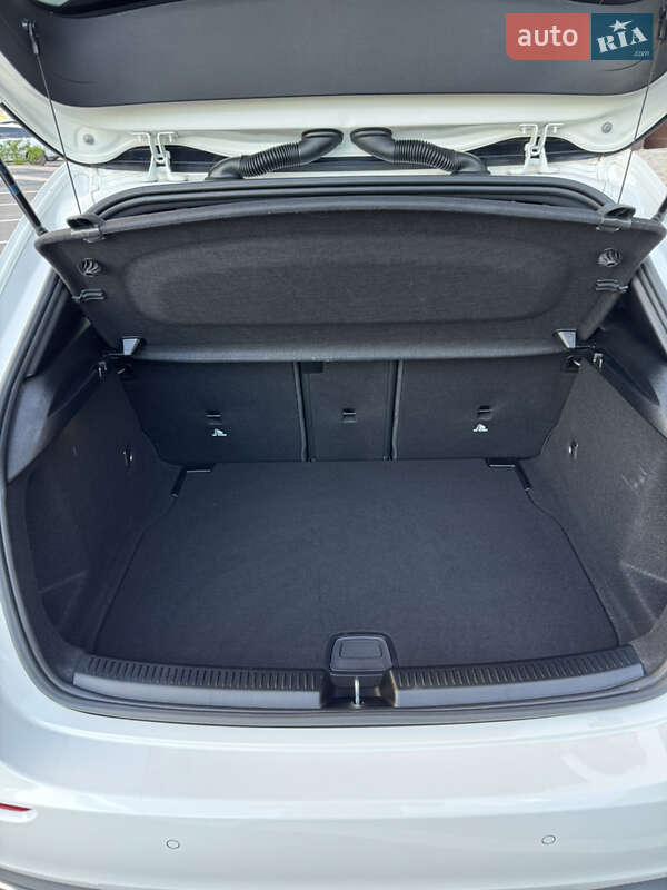 Хетчбек Mercedes-Benz A-Class 2020 в Києві фото 17 Хетчбек Mercedes-Benz A-Class 2020 в Києві