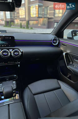 Хэтчбек Mercedes-Benz A-Class 2020 в 
