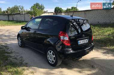 Хэтчбек Mercedes-Benz A-Class 2010 в 