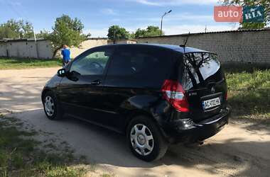 Хэтчбек Mercedes-Benz A-Class 2010 в 