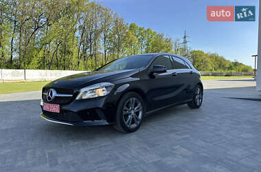 Хетчбек Mercedes-Benz A-Class 2016 в 
