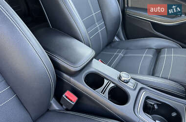 Хетчбек Mercedes-Benz A-Class 2016 в 