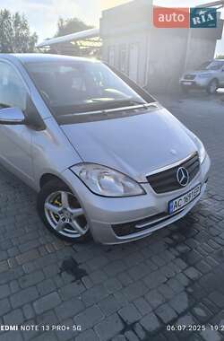 Хэтчбек Mercedes-Benz A-Class 2009 в 