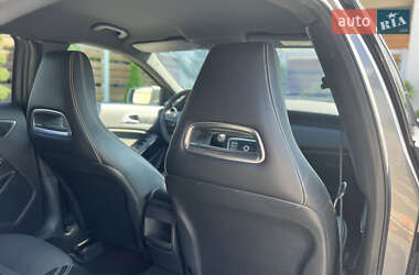 Хетчбек Mercedes-Benz A-Class 2018 в 