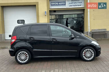 Хэтчбек Mercedes-Benz A-Class 2010 в 