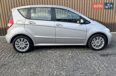 Хэтчбек Mercedes-Benz A-Class 2011 в 
