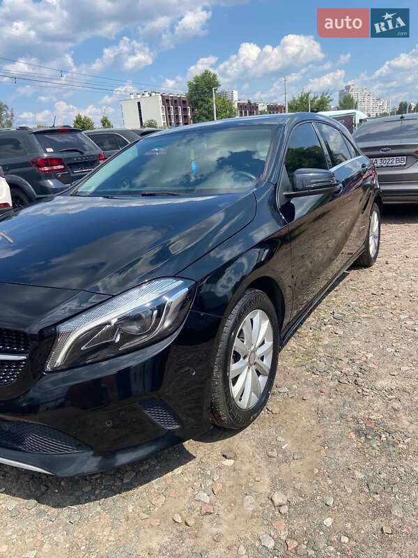 Хэтчбек Mercedes-Benz A-Class 2016 в Киеве