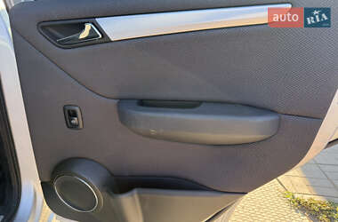 Хэтчбек Mercedes-Benz A-Class 2008 в 