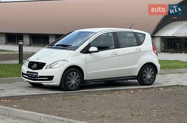 Хэтчбек Mercedes-Benz A-Class 2010 в 