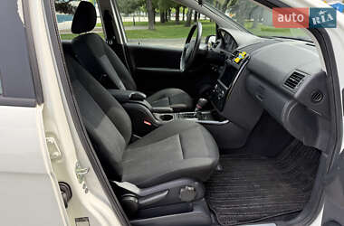 Хэтчбек Mercedes-Benz A-Class 2010 в 