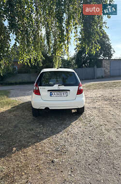 Хэтчбек Mercedes-Benz A-Class 2008 в 
