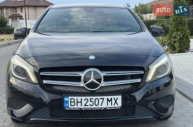 Хэтчбек Mercedes-Benz A-Class 2014 в 