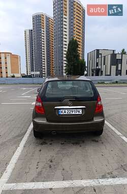 Хэтчбек Mercedes-Benz A-Class 2009 в 