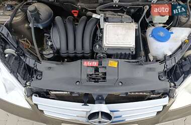 Хэтчбек Mercedes-Benz A-Class 2009 в 