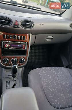 Хэтчбек Mercedes-Benz A-Class 2002 в 