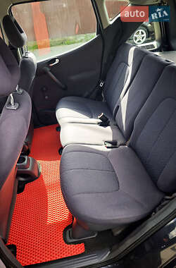 Хетчбек Mercedes-Benz A-Class 2000 в 