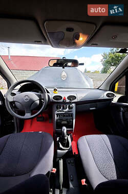Хетчбек Mercedes-Benz A-Class 2000 в 