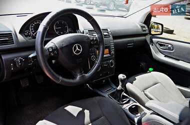 Хэтчбек Mercedes-Benz A-Class 2011 в 
