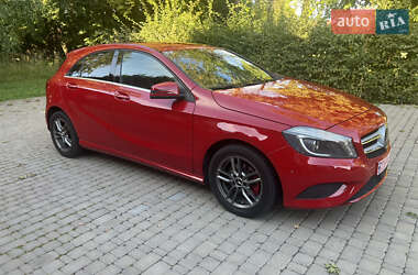 Хетчбек Mercedes-Benz A-Class 2014 в 
