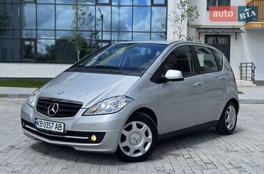 Хэтчбек Mercedes-Benz A-Class 2011 в 