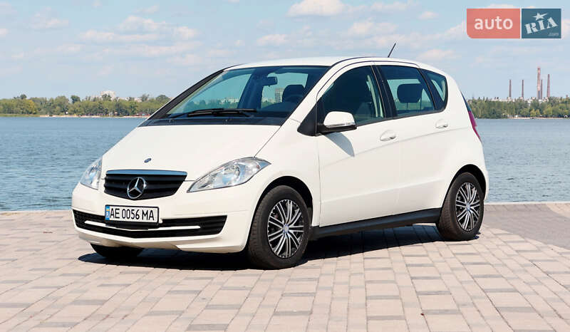 Хэтчбек Mercedes-Benz A-Class 2010 в 