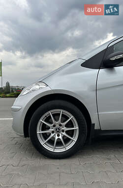 Хэтчбек Mercedes-Benz A-Class 2005 в 