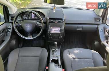 Хэтчбек Mercedes-Benz A-Class 2010 в 