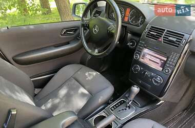Хэтчбек Mercedes-Benz A-Class 2010 в 