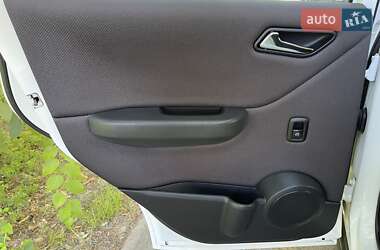 Хэтчбек Mercedes-Benz A-Class 2010 в 