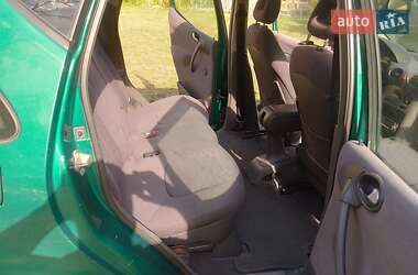 Хэтчбек Mercedes-Benz A-Class 2000 в 