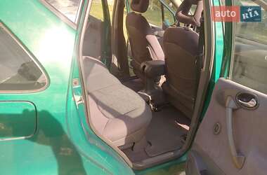 Хэтчбек Mercedes-Benz A-Class 2000 в 