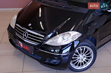 Хэтчбек Mercedes-Benz A-Class 2006 в  фото 17 Хэтчбек Mercedes-Benz A-Class 2006 в