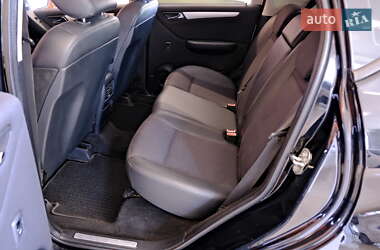 Хэтчбек Mercedes-Benz A-Class 2006 в  фото 40 Хэтчбек Mercedes-Benz A-Class 2006 в
