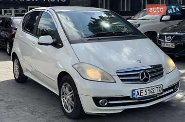 Хэтчбек Mercedes-Benz A-Class 2010 в 