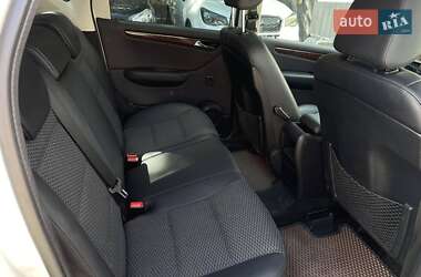 Хэтчбек Mercedes-Benz A-Class 2010 в 
