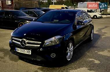 Хэтчбек Mercedes-Benz A-Class 2016 в 