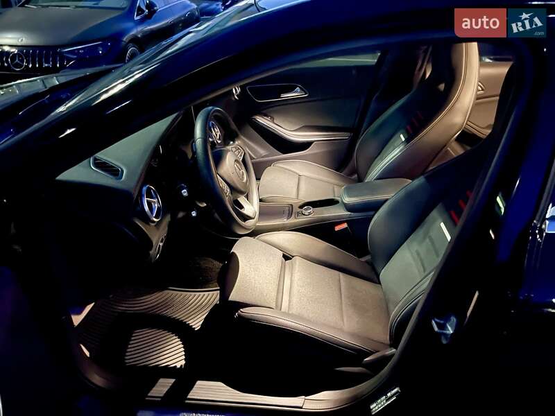 Хэтчбек Mercedes-Benz A-Class 2016 в Киеве