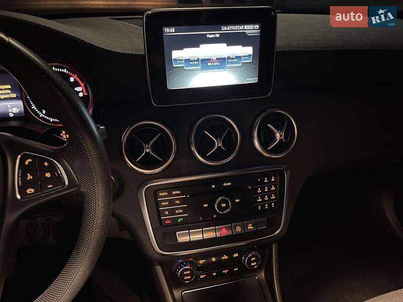 Хэтчбек Mercedes-Benz A-Class 2016 в Киеве
