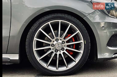 Хэтчбек Mercedes-Benz A-Class 2012 в 