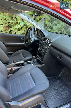 Хэтчбек Mercedes-Benz A-Class 2006 в 