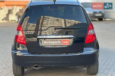 Хэтчбек Mercedes-Benz A-Class 2010 в 