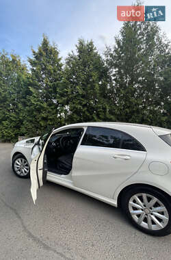 Хетчбек Mercedes-Benz A-Class 2014 в 