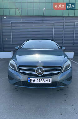 Хэтчбек Mercedes-Benz A-Class 2012 в 