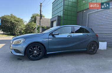 Хэтчбек Mercedes-Benz A-Class 2012 в 