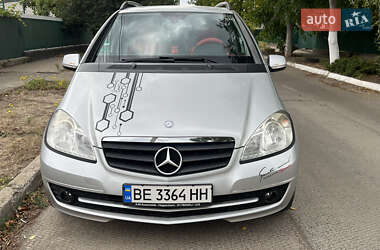 Хетчбек Mercedes-Benz A-Class 2009 в 