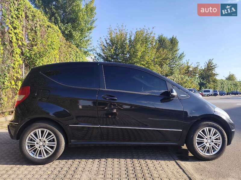 Купе Mercedes-Benz A-Class 2010 в Києві