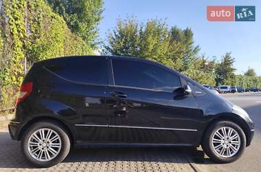 Купе Mercedes-Benz A-Class 2010 в 