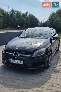 Хэтчбек Mercedes-Benz A-Class 2013 в 