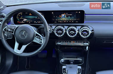 Седан Mercedes-Benz A-Class 2019 в 